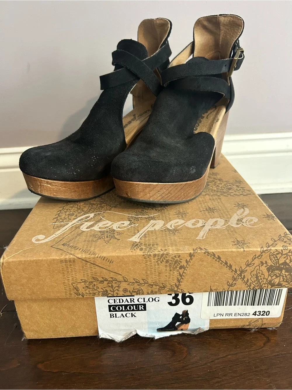 Free People Cedar Black Suede Clog Heels size 36